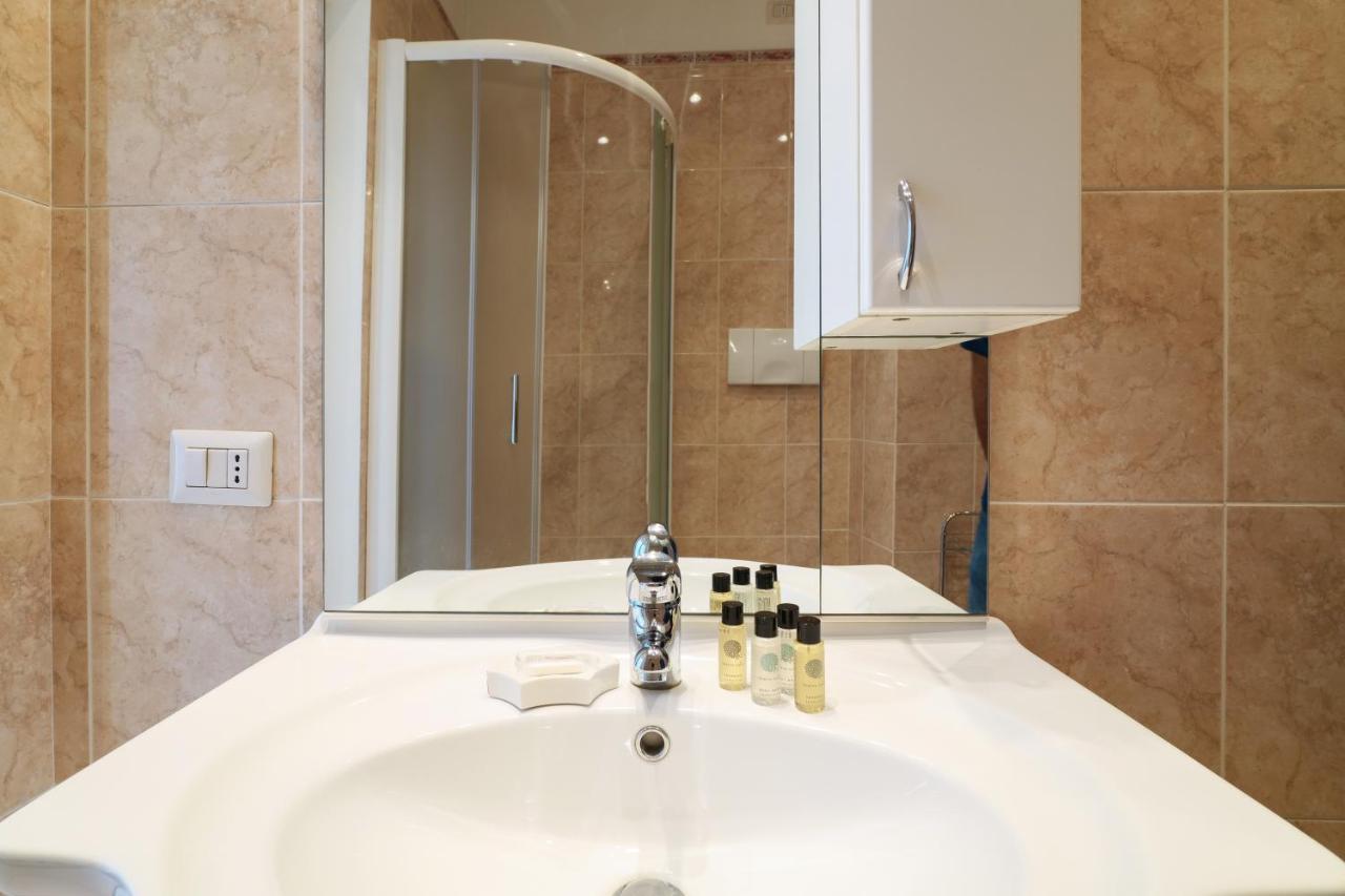 Milan - Duomo Luxury Apartment V ภายนอก รูปภาพ