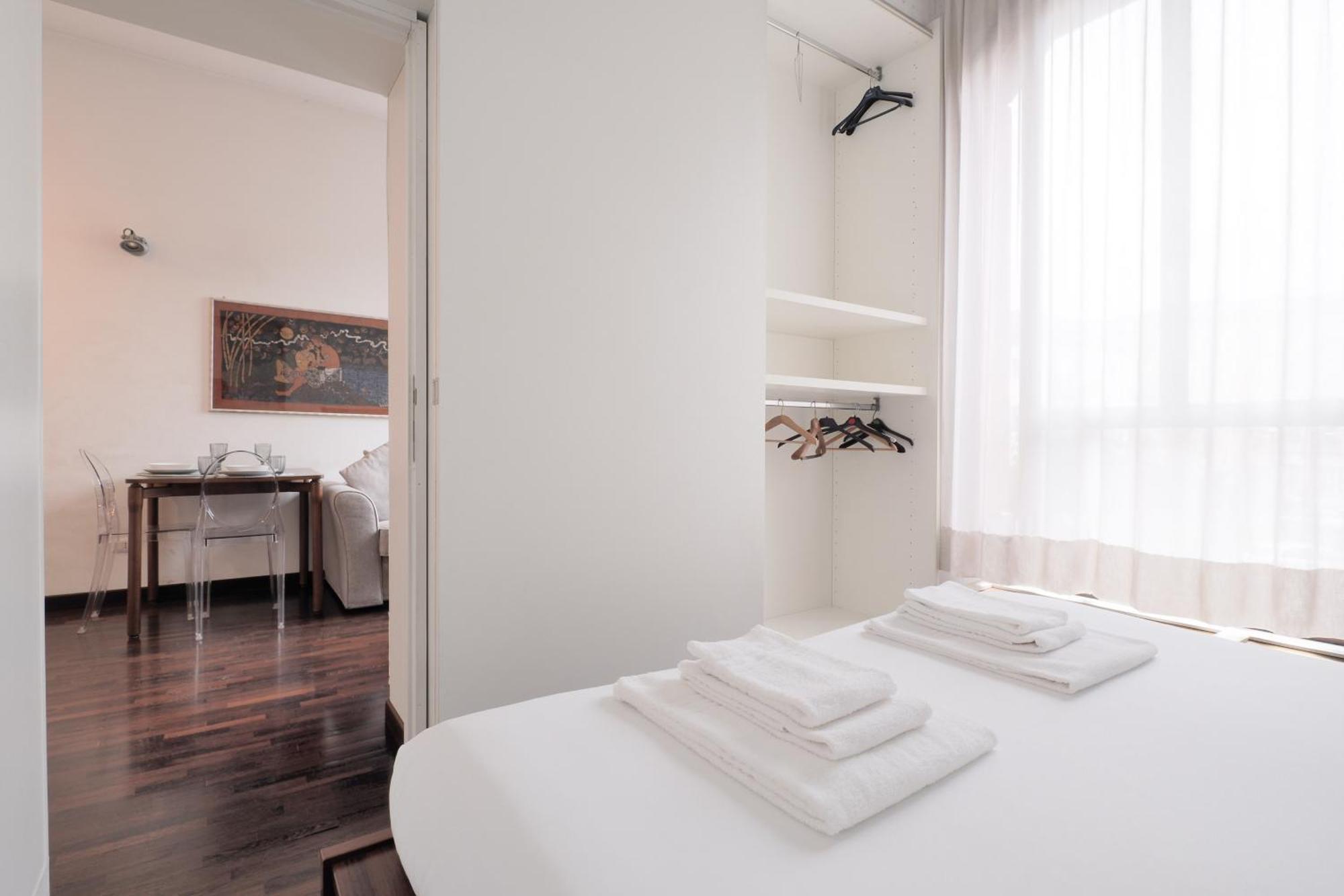 Milan - Duomo Luxury Apartment V ภายนอก รูปภาพ